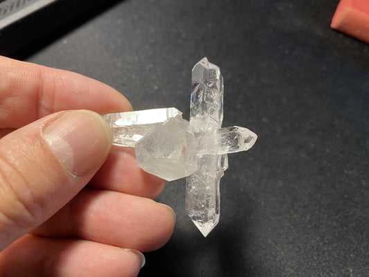 Clear Quartz cluster with 90-degree angles on 3 planes! This beauty from Corinto, Brazil is so sparkly - it won't last long! Naturaul clear quartz crystal cluster.