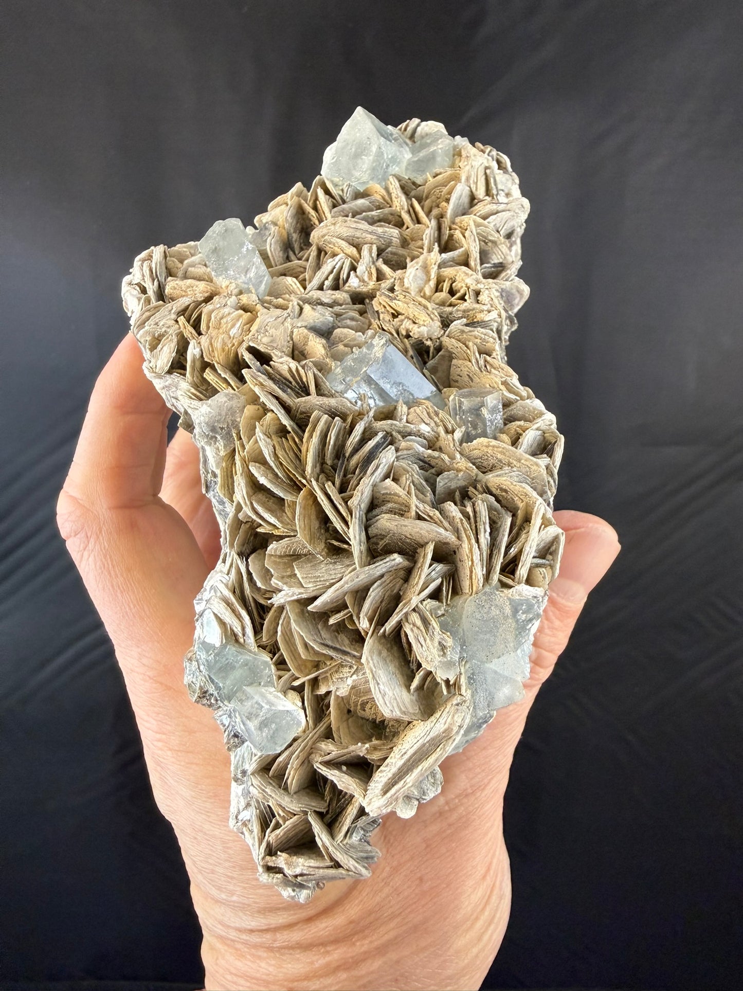 Aquamarine on Muscovite on Granite #002