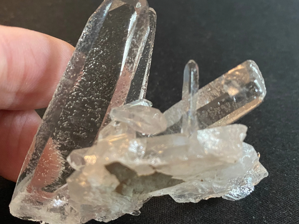 Corinto Quartz Cluster Clearly Transmits Huge Energy