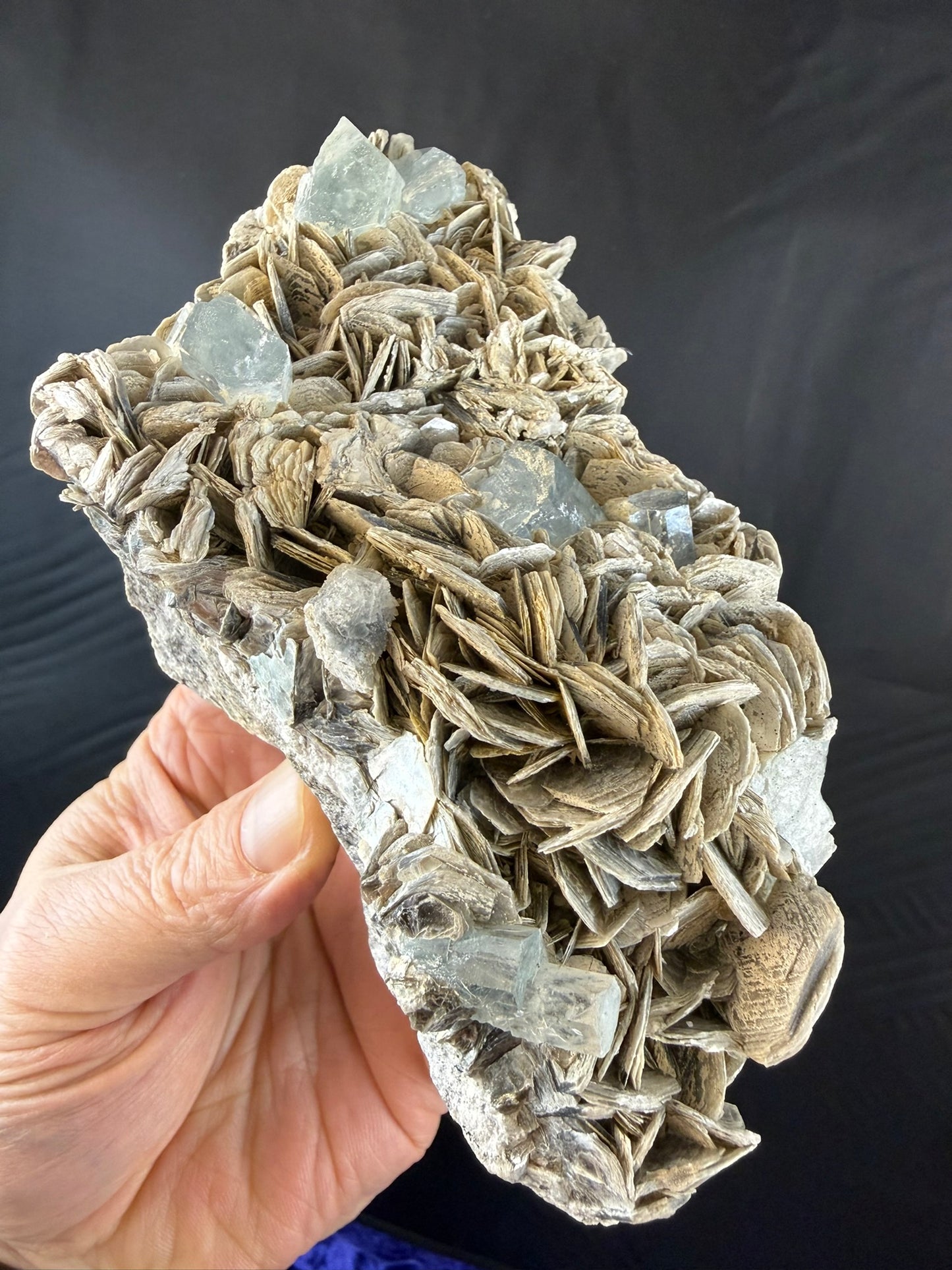 Aquamarine on Muscovite on Granite #002