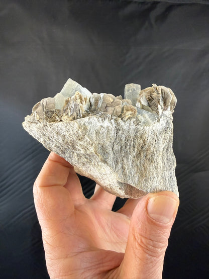 Aquamarine on Muscovite on Granite #002