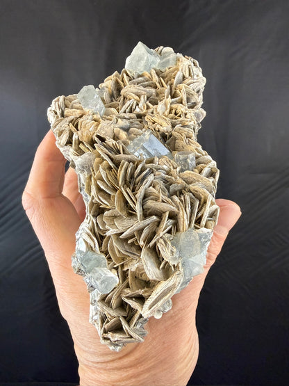 Aquamarine on Muscovite on Granite #002