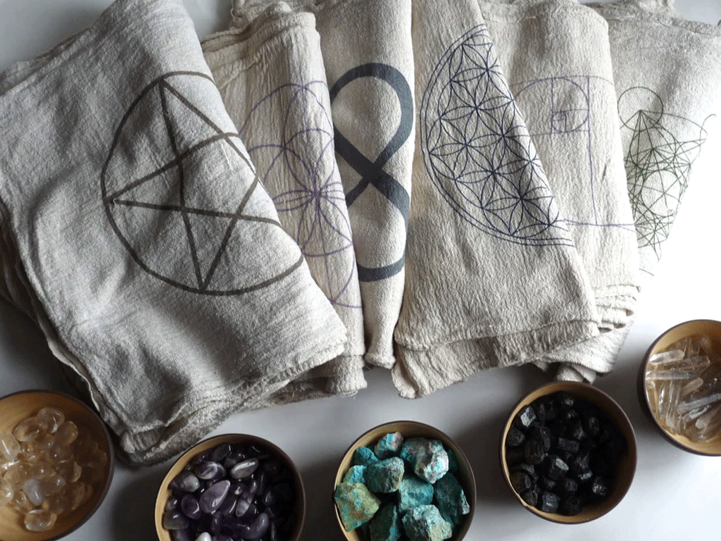 CRYSTAL GRID CLOTHS --- SET OF 6